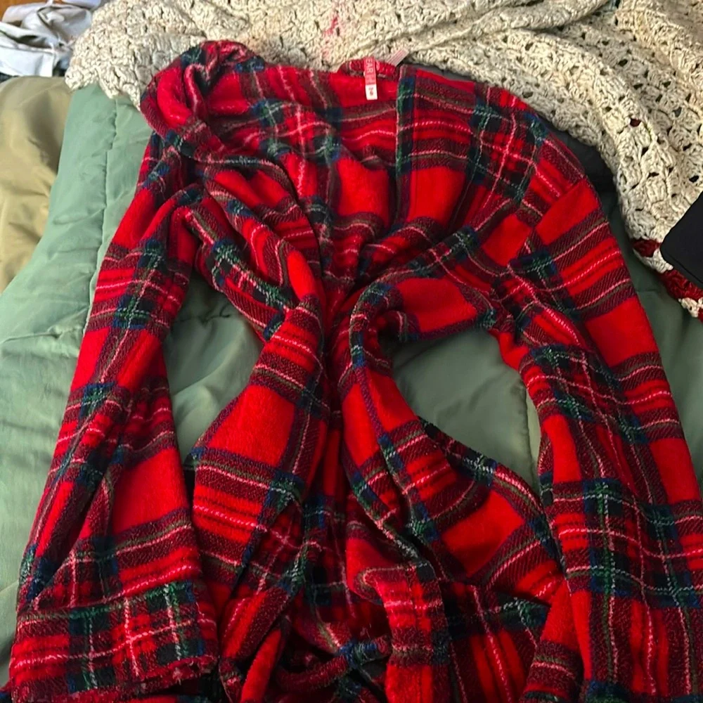 Robe - Picture 1 of 1